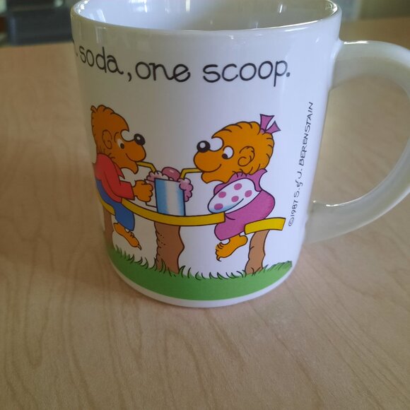 Vintage 1987 Berenstain Bears Family Coffee Mug - Picture 6 of 15
